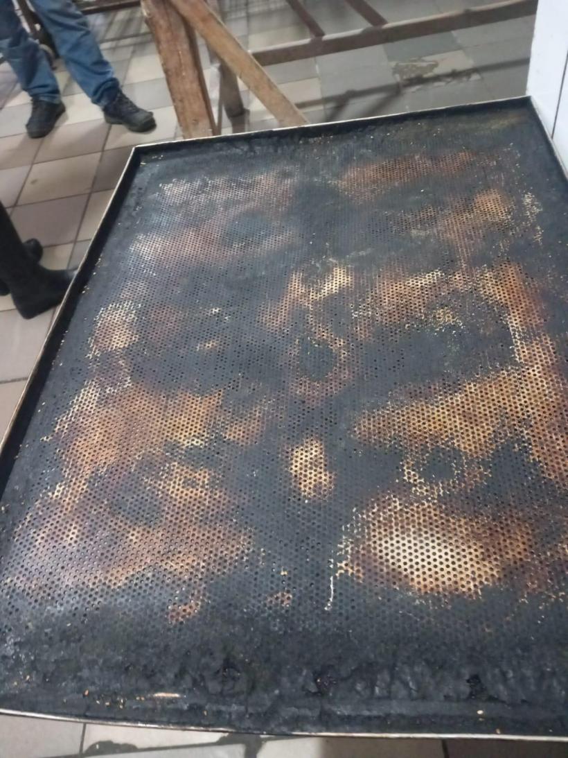 ANPC a închis o fabrică de pâine. Piedone: inconștiența unora poate dăuna sănătății oamenilor 18942961