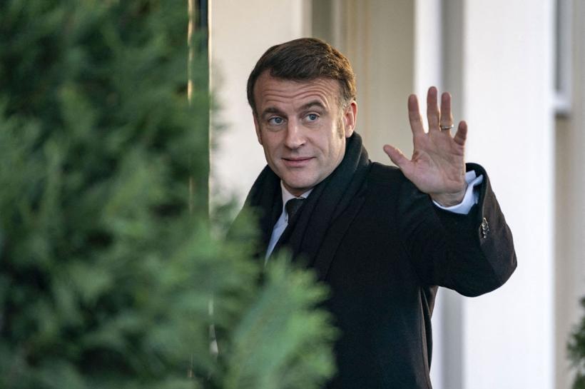 Dacă Putin nu este oprit, „va merge sigur în Moldova şi poate mai departe în România”,declară Macron
