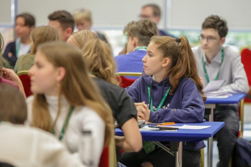 România elimină exact materia încurajată de UE: Educația antreprenorială 