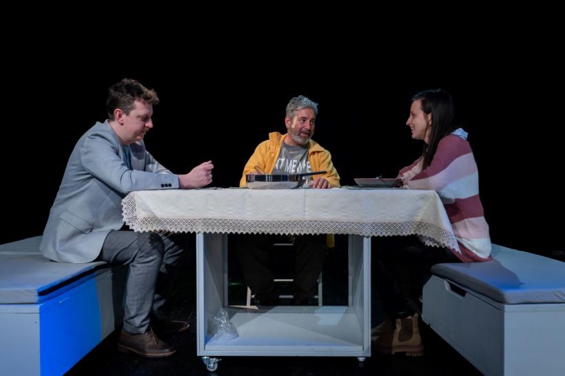 Premieră la Teatrul de Comedie - UNUL DINTRE NOI 18943249