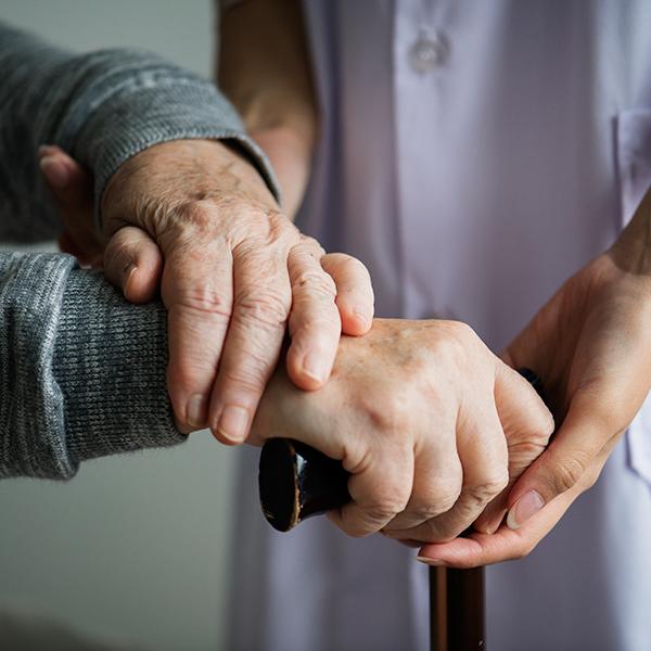 Robotul care hrănește persoanele cu dizabilități, testat cu succes în condiții reale