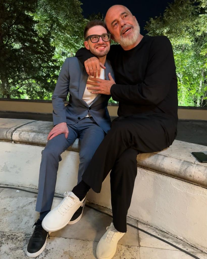 Suveranistul Ponta, sorosist prin alianță: afaceri grele cu „dușmanii poporului”. Călin Georgescu promite să alunge rețeaua Soros din România, după ce i-a mâncat banii ani de zile 18943404