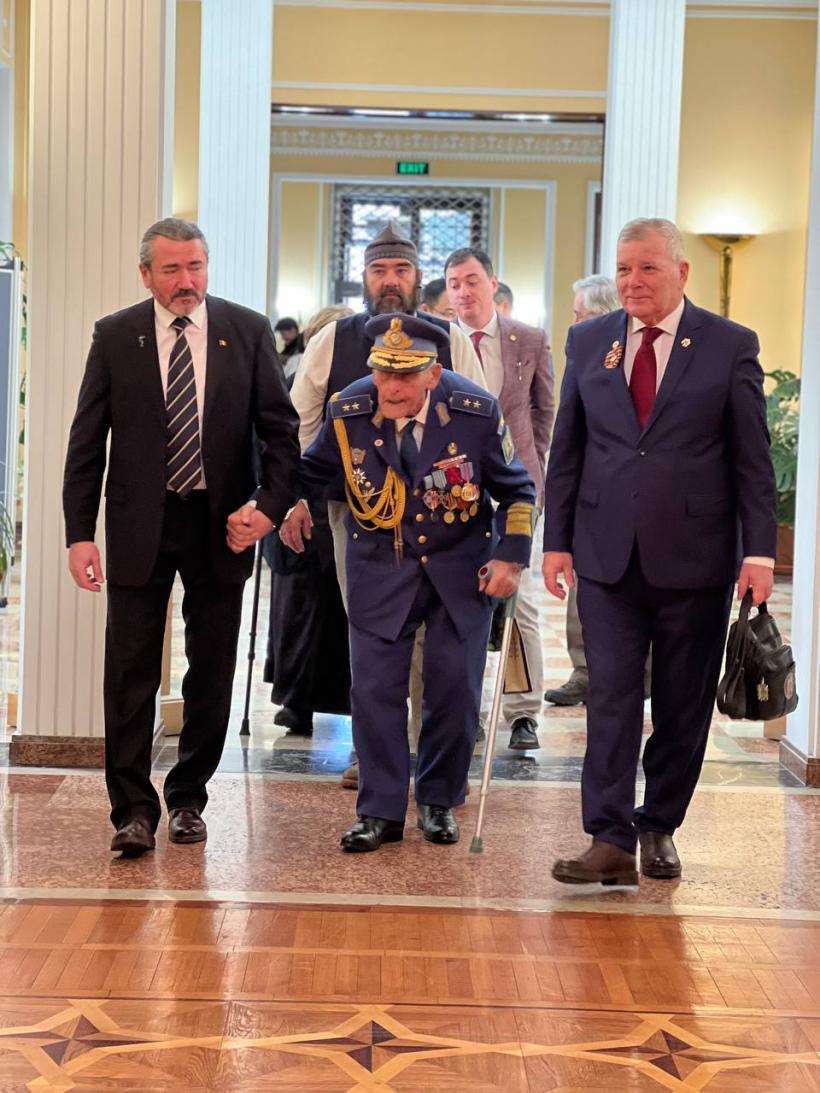 „Rețeaua trădătorilor”, prinsă la jumătatea drumului dintre balamuc și lovitură de stat: „Avem binecuvântarea Federației Ruse” 18943757