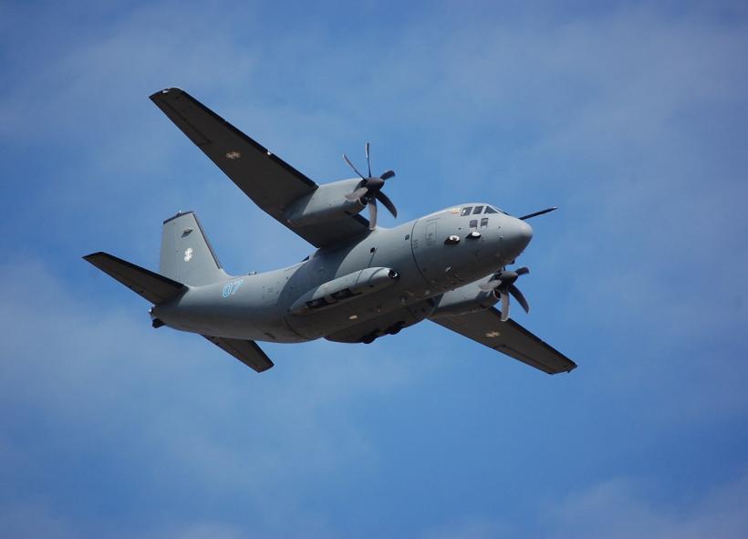 O aeronavă C-27 J Spartan a Forțelor Aeriene Române, trimisă să stingă incendiile din Caraș-Severin
