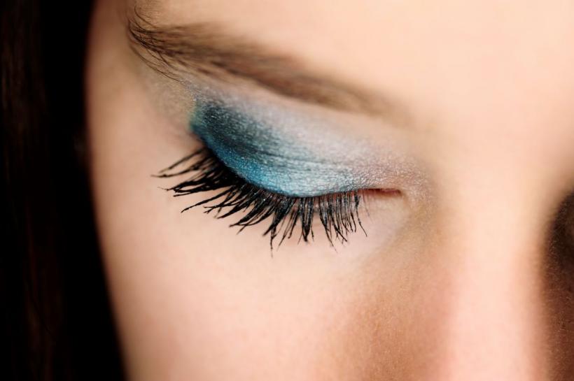 Machiajul perfect: Ce fard de pleoape să alegi în funcție de culoarea ochilor