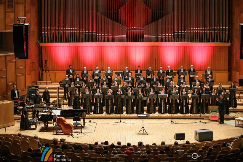 Tango, foxtrot, rock-twist, swing-waltz: Corul Academic Radio aniversează 85 de ani