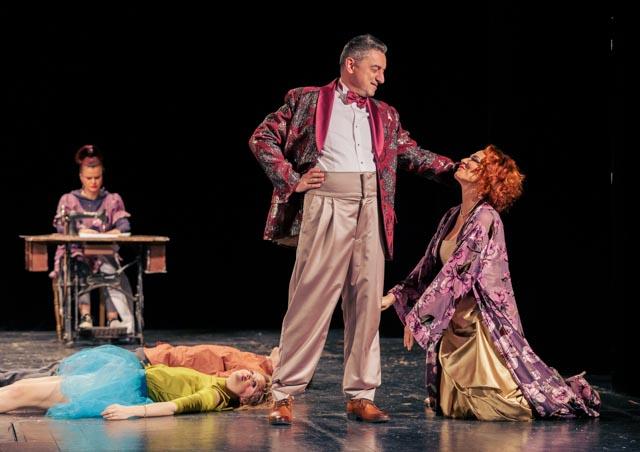 Teatrul de Comedie prezintă premiera spectacolului VISUL UNEI NOPȚI DE VARĂ 18944281