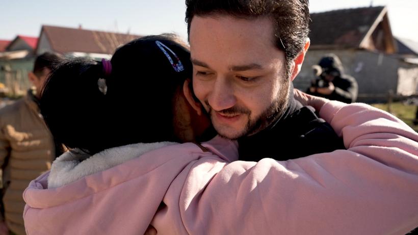 Artistul irlandezo-român care a făcut furori la ediția X Factor de acum 4 ani, prima întâlnire cu mama biologică – reportaj exclusiv, astăzi, la Observator 19 18944838