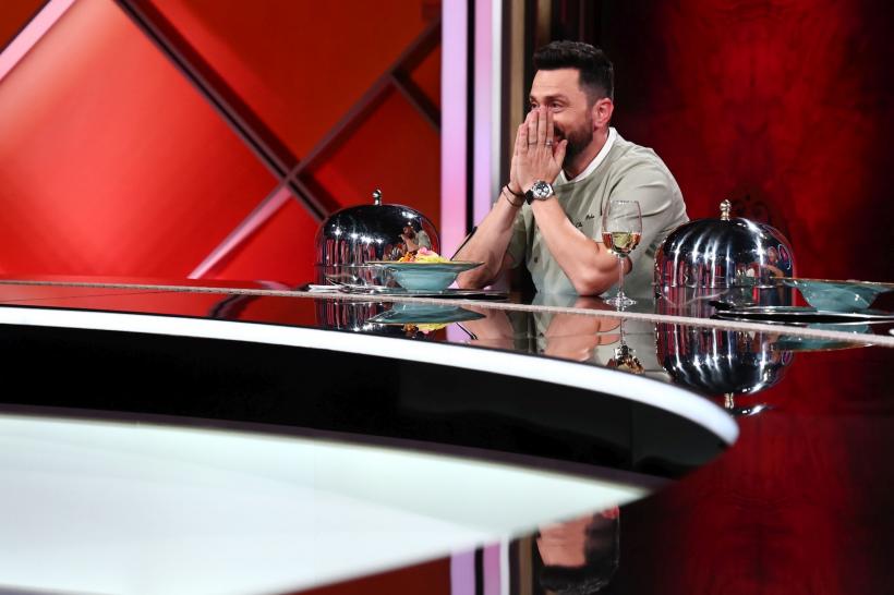 Chef Ștefan Popescu a câștigat lupta pentru amuletă din ediția de ieri seară Chefi la cuțite, care a avut ca temă meniul restaurantului lui Chef Richard Abou Zaki 18944775