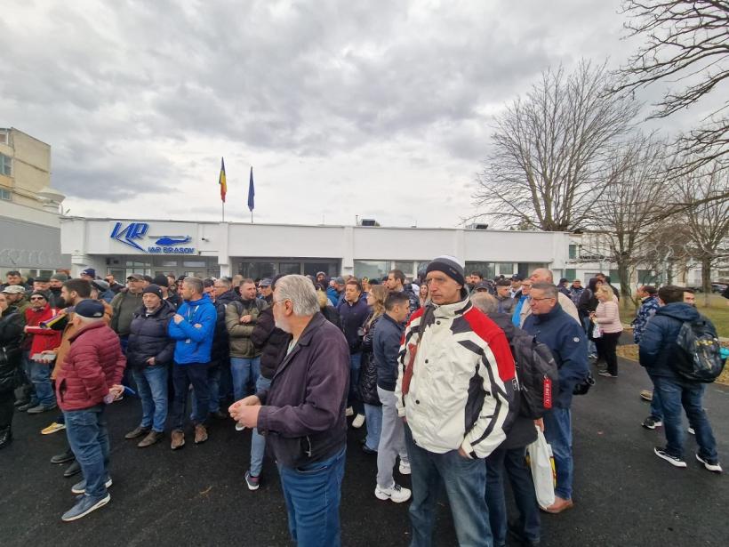 A început greva de avertisment la IAR SA