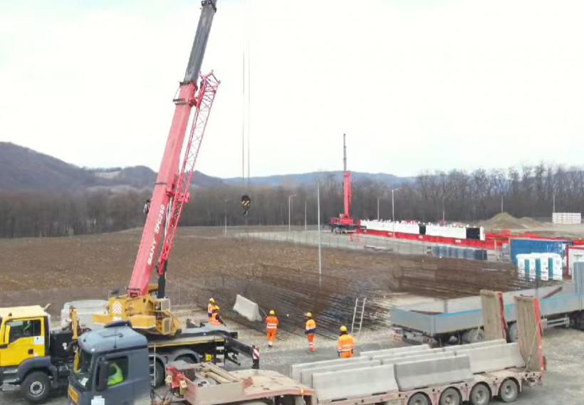 Proiect impresionant: 300 de muncitori lucrează la secțiunea 3 a A1 Sibiu-Pitești 18944993