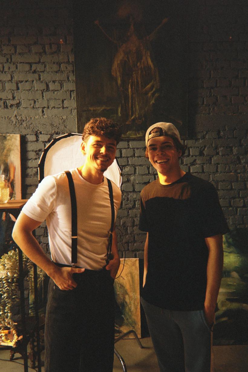 Emilian lansează Soarele şi Luna, o piesă inspirată din trăirile personajului său din serialul Ana, Mi-ai fost scrisă în ADN, de la Antena 1 18945471