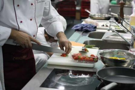 Primul festival gastronomic subteran din România va avea loc la Salina Praid