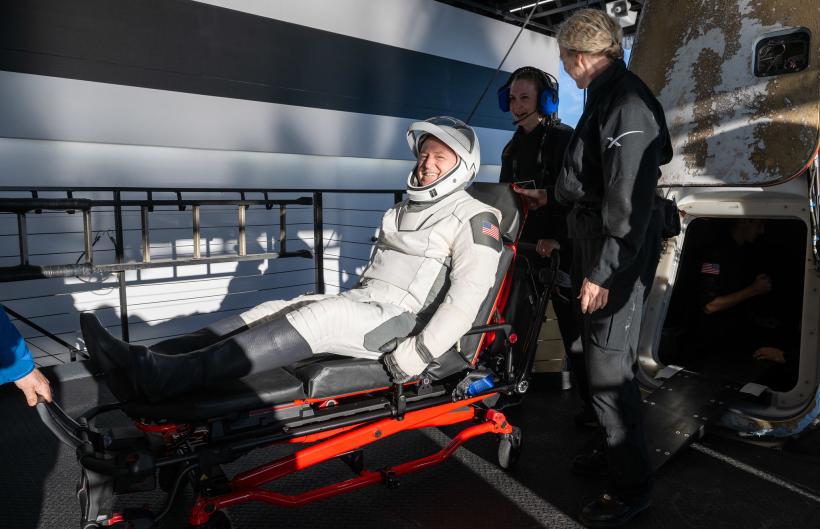 Astronauții „blocați" în spațiu s-au întors în sfârșit pe Pământ după 9 luni 18945611