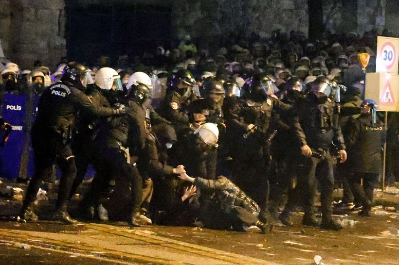 Turcia, în flăcări. Erdogan: Nu voi ceda! 18946151