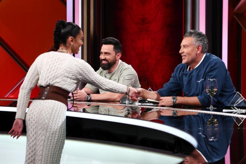 Moment istoric la Chefi la cuțite, în această seară: toți cei patru Chefi oferă cuțitele de aur după o jurizare 18946796