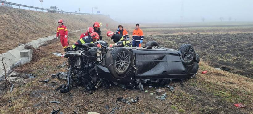 Morman de fiare: Un bărbat a murit după ce s-a răsturnat cu mașina în Rădăuți