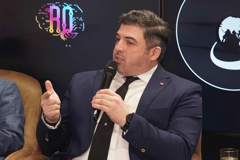 Lipsa informării și mesajele false țin populația departe de vaccinare 18946851