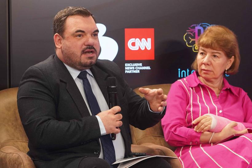 Lipsa informării și mesajele false țin populația departe de vaccinare 18946855