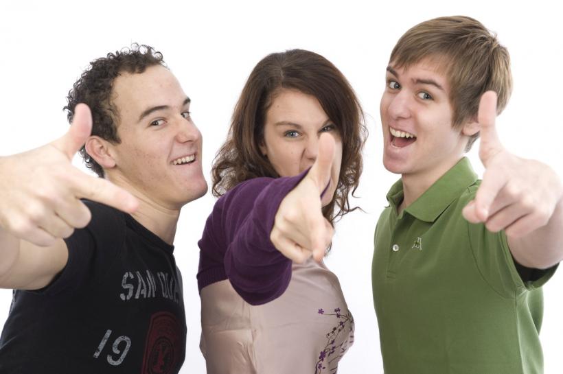 Cele mai tari farse online pentru 1 Aprilie: Idei de glume digitale pentru prieteni, colegi sau partenerul de viață