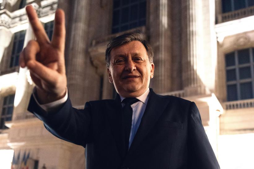 Crin Antonescu NU va introduce armata obligatorie dacă va ajunge președinte: este „o minciună mizerabilă