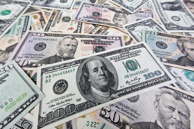 Leul s-a apreciat, marţi, în raport cu principalele valute. Aurul, la o nouă valoare-record, de 463,2781 lei