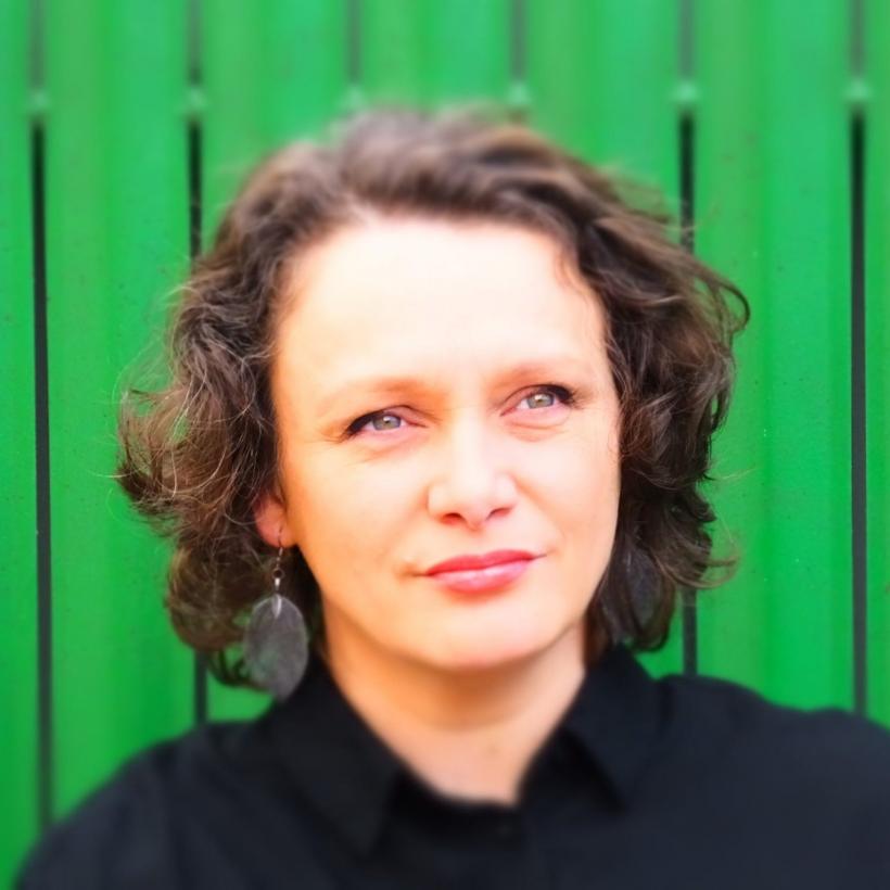 Volumul Ofsaid al poetei Moni Stănilă, inclus în lista Lyrik-Empfehlungen 2025 18947597