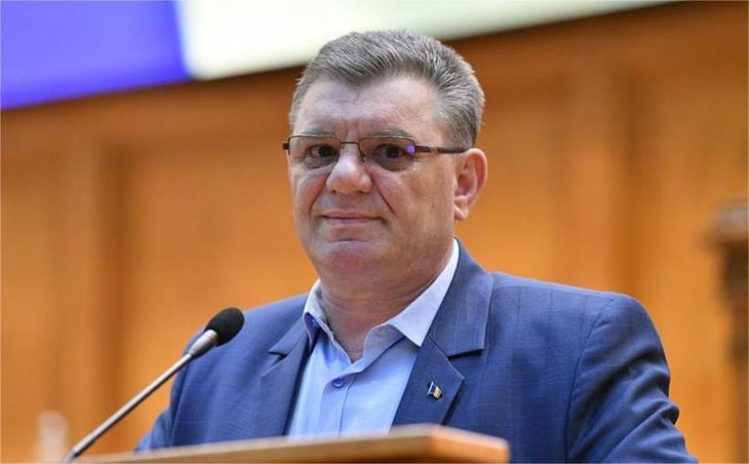 Campionul traseismului politic parlamentar. Dumitru Coarnă a demisionat și din al treilea partid