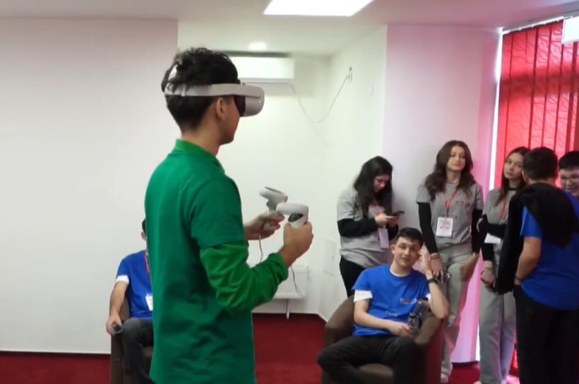 Maraton de concursuri #Istorie și Literatură QUIZ DAY - România Inteligentă | Antena 3 CNN 18947854