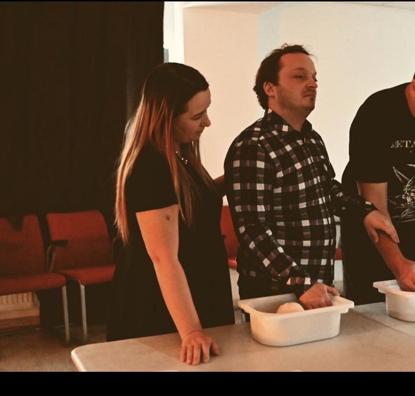 Asociatia Entuziart anunta InTerConectArt si Ecosisteme Empatice Incluzive - doua proiecte artistice care subliniaza importanta terapeutica a artei, sustinand empatia si incluziunea 18947724