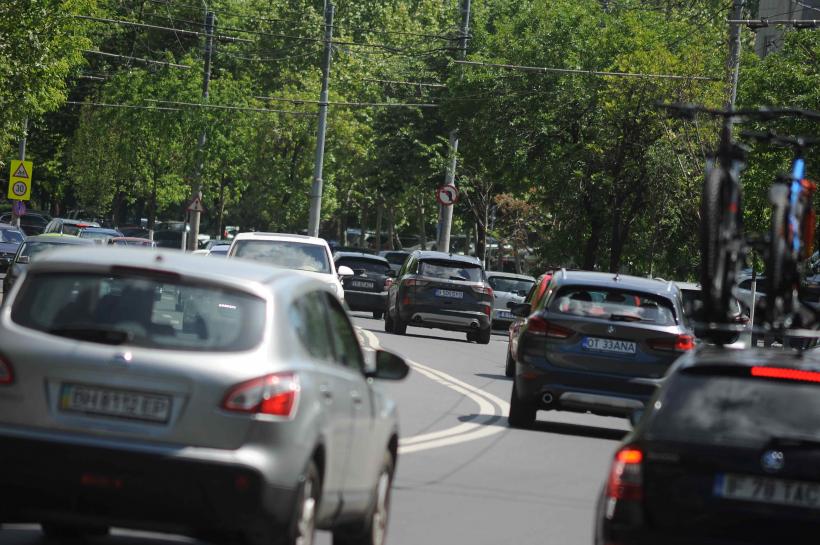 Cutremur pe piața auto: Cu cât se scumpesc mașinile după taxele impuse de Trump