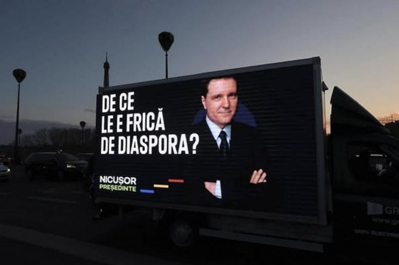 Panouri cu chipul lui Nicușor Dan și mesajul „De ce le e frică de diaspora? ” în mari orașe din lume 18947990