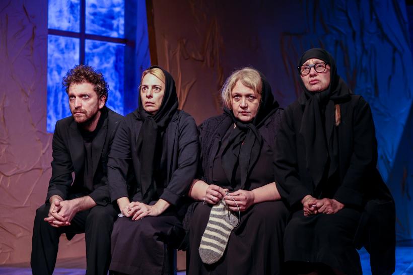 Premieră absolută la TNB, cu „Moroi și păpădii” de Gavril Pătru   18948264