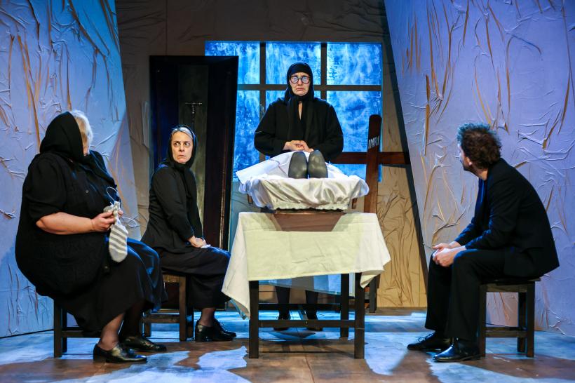 Premieră absolută la TNB, cu „Moroi și păpădii” de Gavril Pătru   18948265