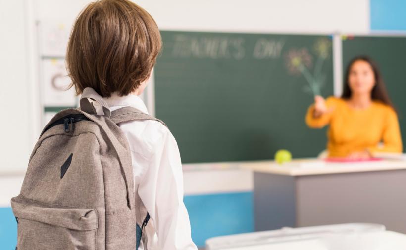 Limba română: Ce înseamnă cuvântul „INTRANSIGENT”?