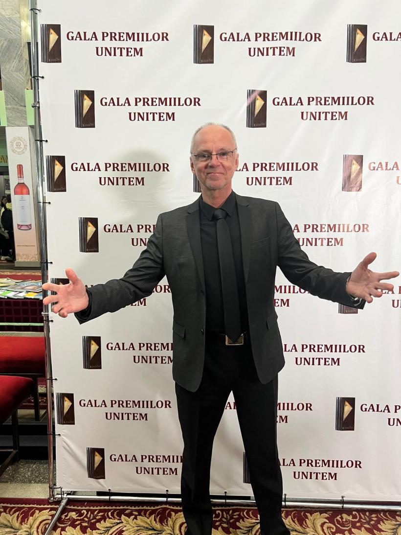 Actorul Pavel Bartoș, Premiul de Excelență și Premiul pentru cel mai bun rol masculin pentru personajul principal din spectacolul …Escu al Teatrului „Stela Popescu” din București, la Gala Premiilor Uniunii Teatrale din Moldova 2025 18948790