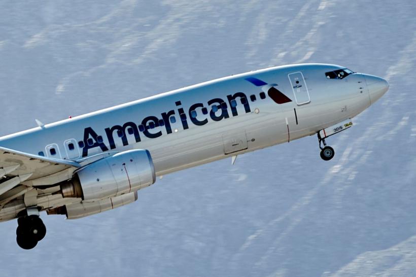 Două avioane de pasageri s-au ciocnit pe aeroportul din Washington. Trei membri ai Congresului erau la bord