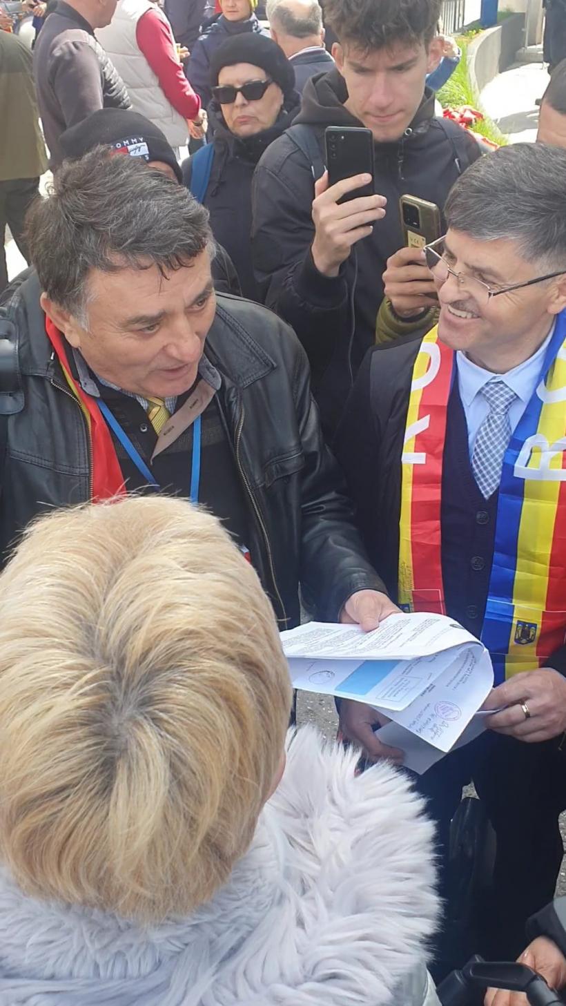 Adunarea „georgiștilor”: când serviciile te ascultă prin calorifer, iar liderul cu pușcărie la activ ține prelegeri despre PNRR 18949053