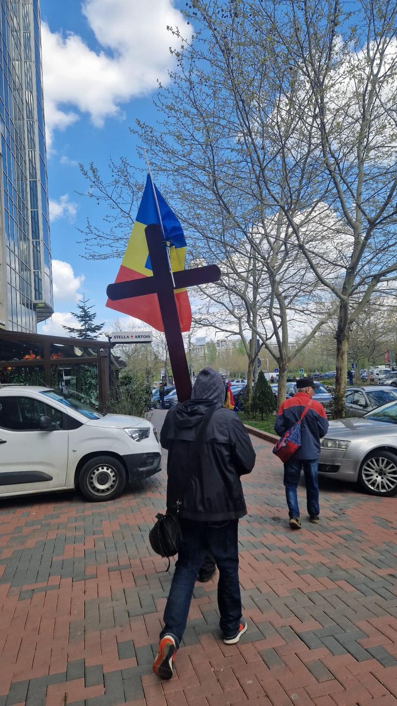 Adunarea „georgiștilor”: când serviciile te ascultă prin calorifer, iar liderul cu pușcărie la activ ține prelegeri despre PNRR 18949060