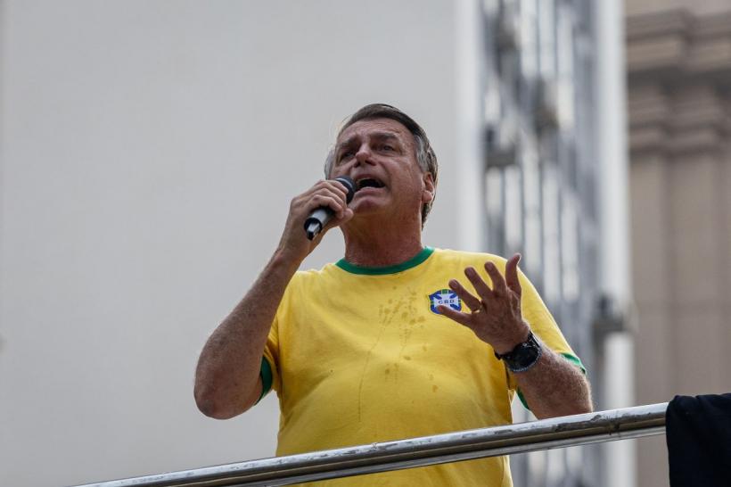 Jair Bolsonaro, spitalizat din cauza unor dureri abdominale severe