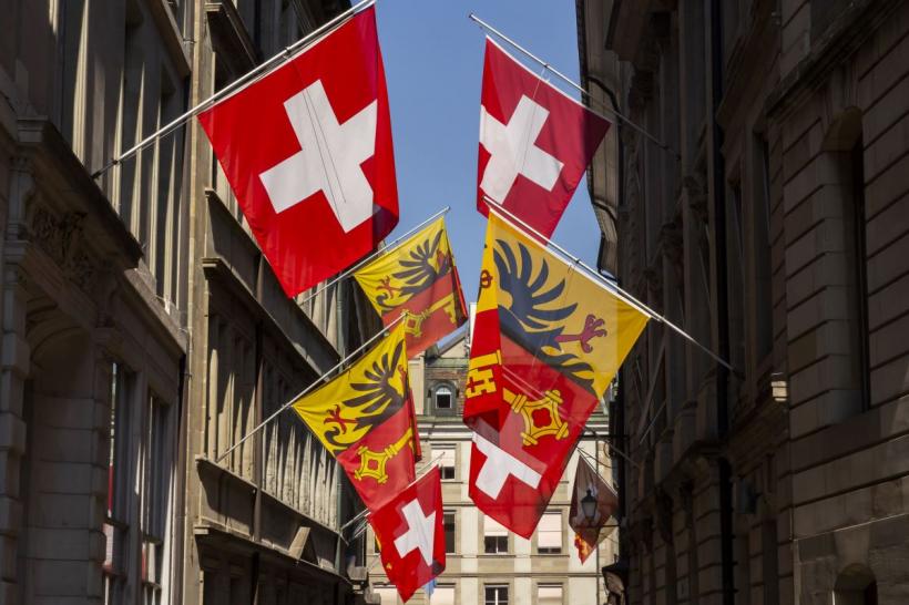 56% dintre elvețieni nu vor aderarea la NATO. Majoritatea preferă achizițiile de armament european