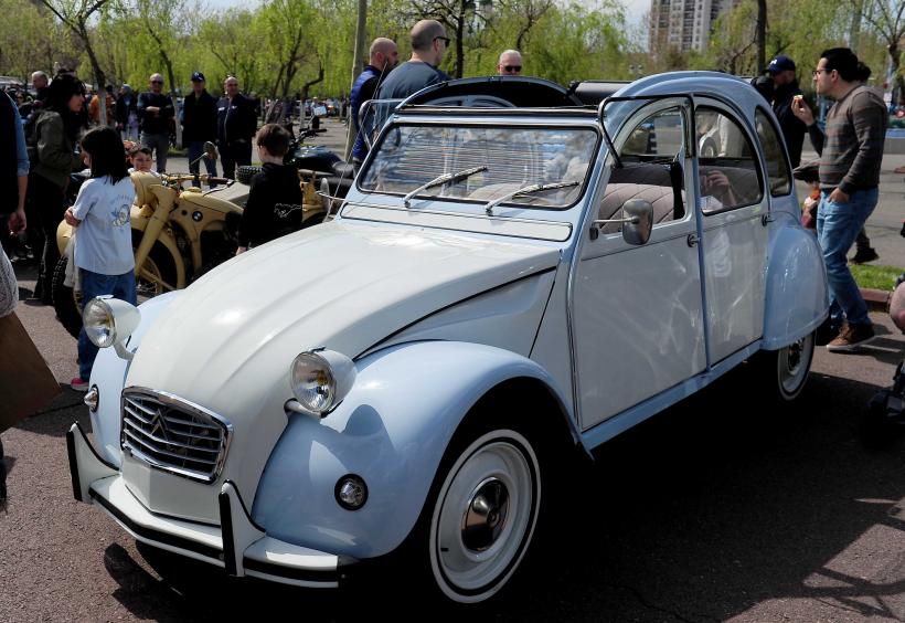 Retro Parada Primăverii din București 18949458