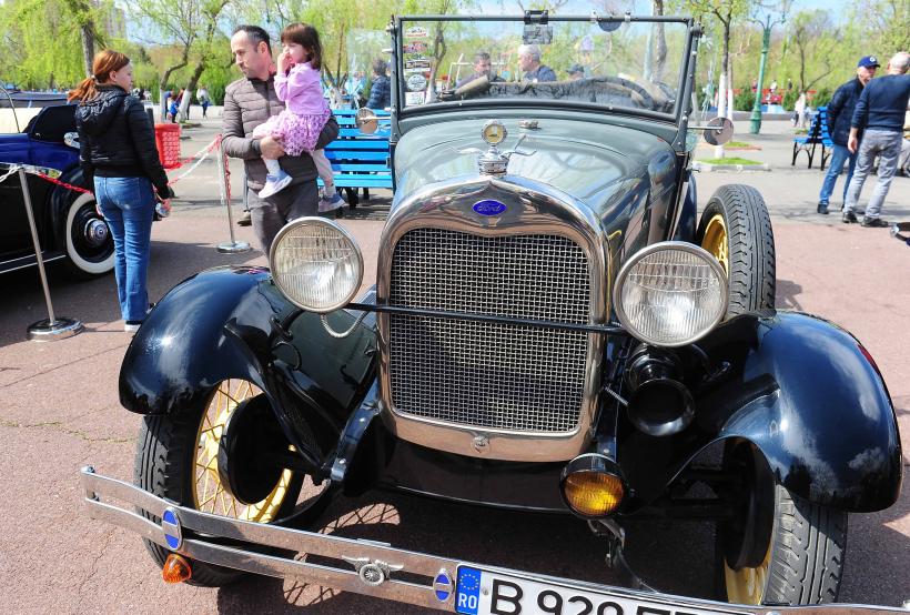 Retro Parada Primăverii din București 18949460