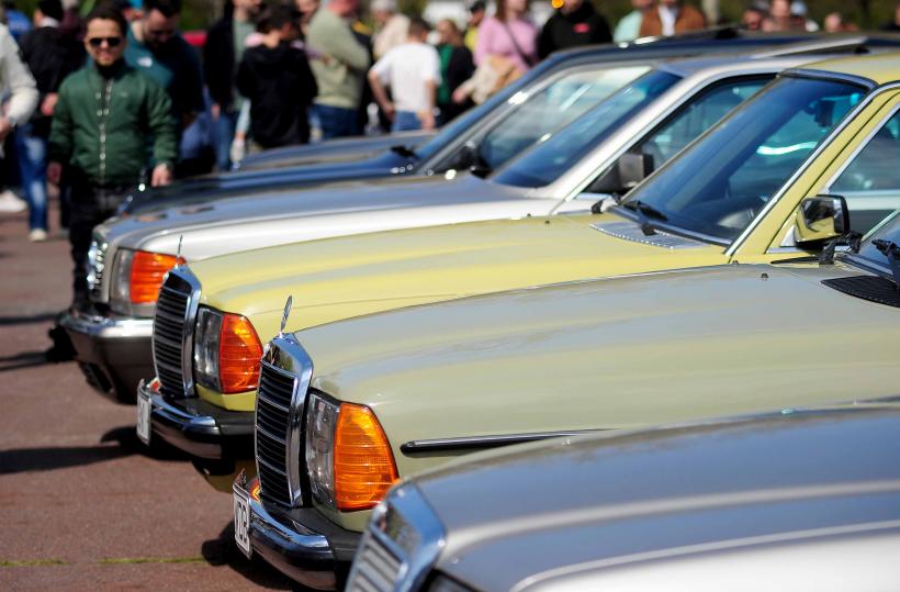 Retro Parada Primăverii din București 18949467