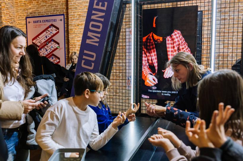 VESTE MAGICĂ! EXPOZIȚIA „ABRACADABRA – SECRETELE MAGIEI” RĂMÂNE DESCHISĂ PÂNĂ LA 31 AUGUST, LA  ARCUB – HANUL GABROVENI 18949305