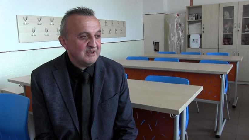 Claudiu Vlad, profesorul care a învățat informatică pentru a schimba fața unei școli dintr-un sat. A fost înscris în campania „Liga Profesorilor Excepționali” a FDVDR