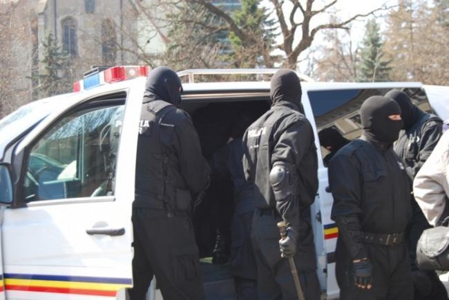 Noi percheziții în dosarul protestului violent de la sediul BEC