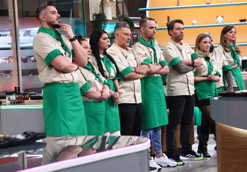 Jurații și-au format echipele în ediția de ieri Chefi la cuțite. Confruntările încep furtunos diseară: Chef Ștefan Popescu folosește prima amuletă, bulversându-și adversarii 18949924