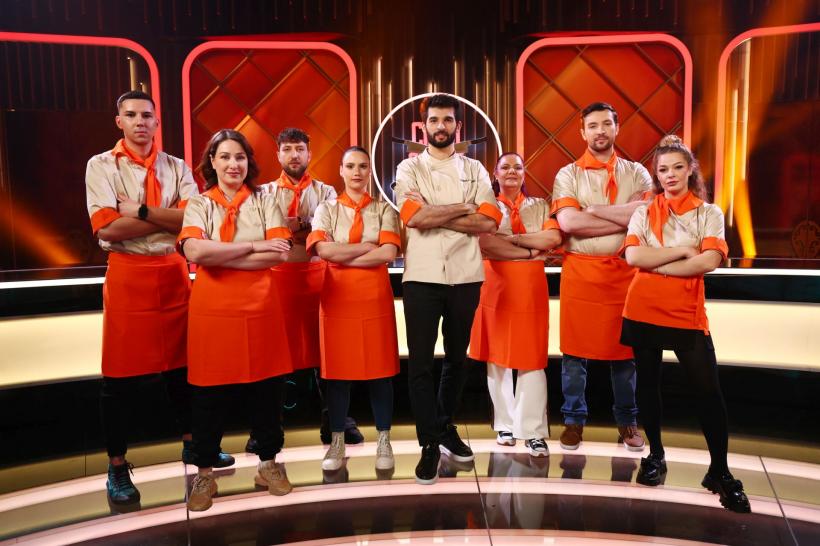 Jurații și-au format echipele în ediția de ieri Chefi la cuțite. Confruntările încep furtunos diseară: Chef Ștefan Popescu folosește prima amuletă, bulversându-și adversarii 18949928