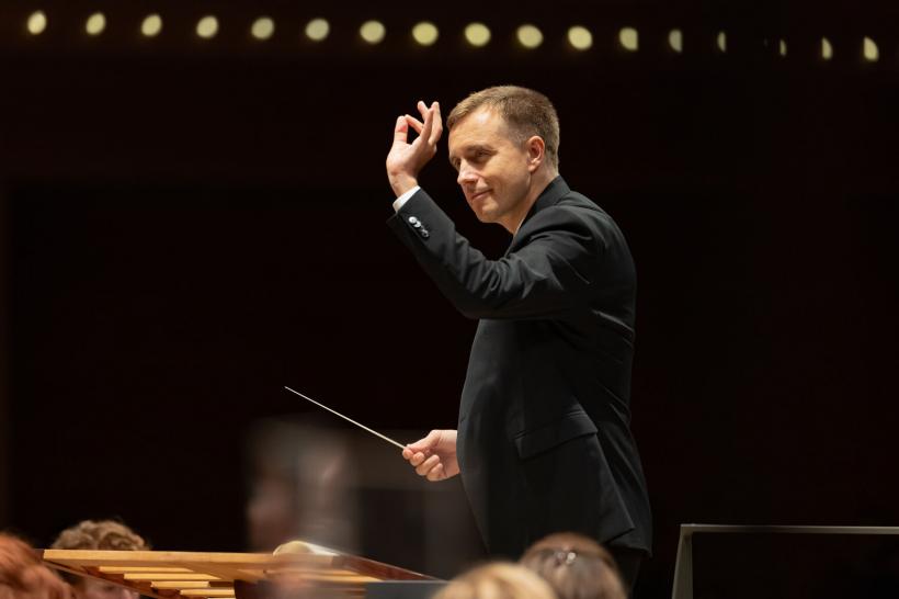 Concerte de neratat: excepționalul dirijor Vasily Petrenko, pentru prima oară la pupitrul Orchestrei Filarmonicii George Enescu, pe 16 și 17 aprilie
